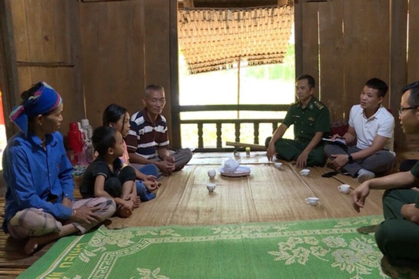 “Nâng bước em tới trường”: Hành trình gieo tri thức của người lính