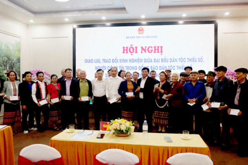 Bộ Dân tộc và Tôn giáo gặp mặt người có uy tín vùng đồng bào DTTS Nghệ An