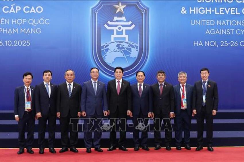 Chủ tịch nước Lương Cường đón các Trưởng đoàn cấp cao dự Lễ mở ký Công ước Hà Nội