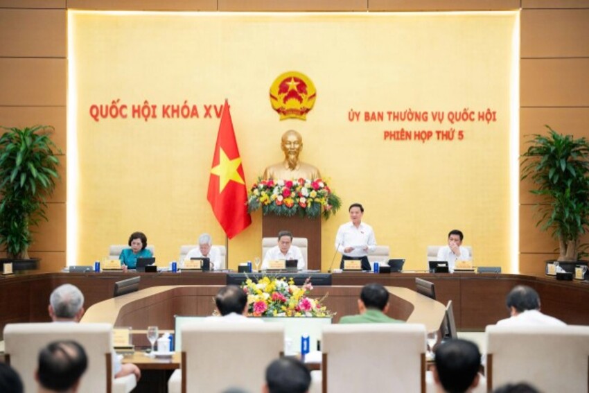 Ủy ban Thường vụ Quốc hội cho ý kiến về dự án Bộ luật Hình sự (sửa đổi)