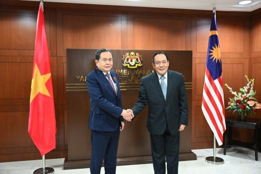 Chủ tịch Quốc hội Trần Thanh Mẫn hội đàm với Chủ tịch Thượng viện Malaysia
