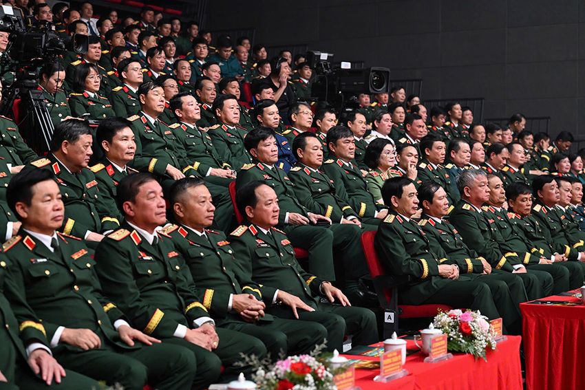 Chương trình giao lưu điển hình tiên tiến “Những ngôi sao Quyết thắng”