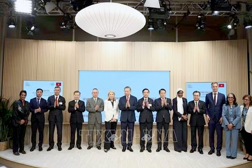 Bộ trưởng Bộ Tài chính nhận 03 Chương trình hợp tác quốc gia Việt Nam với UNDP, UNICEF và UNFPA giai đoạn 2027-2031