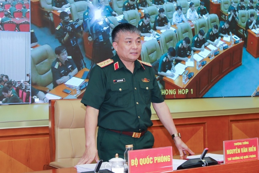 Đẩy mạnh công tác phát triển khoa học, công nghệ, đổi mới sáng tạo, chuyển đổi số, cải các hành chính trong nhà trường Quân đội