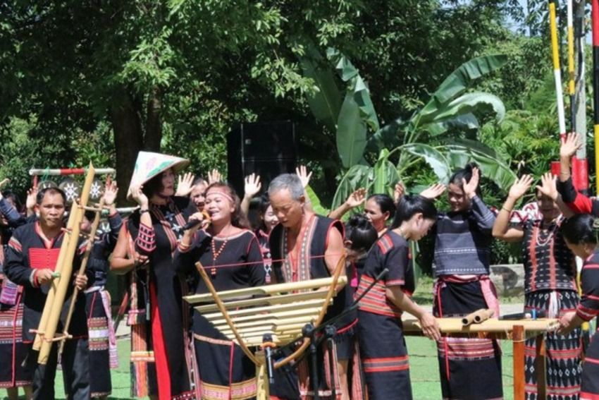 Cuối tuần trải nghiệm không gian văn hóa Cơ Tu tại Làng Văn hóa - Du lịch các dân tộc Việt Nam