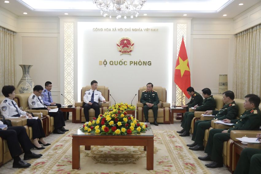 Thượng tướng Hoàng Xuân Chiến tiếp Đoàn Cục Quản lý Di dân Quốc gia Trung Quốc