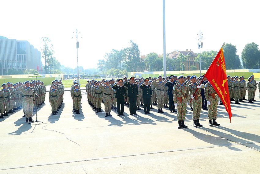 Đội Công binh số 4 thực hiện nhiệm vụ gìn giữ hòa bình Liên hợp quốc báo công dâng Bác