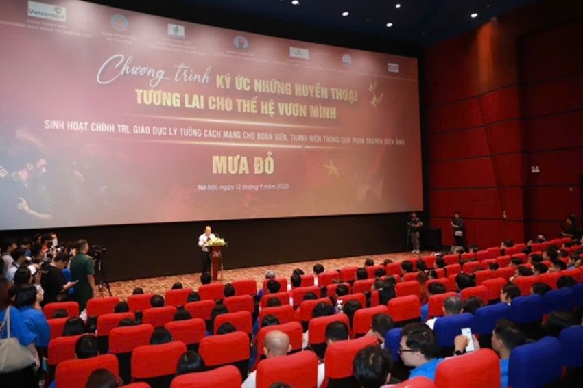 Gần 1.000 đoàn viên, thanh niên tham dự Chương trình "Sinh hoạt Chính trị, giáo dục lý tưởng cách mạng cho đoàn viên, thanh niên thông qua phim truyện điện ảnh Mưa đỏ"