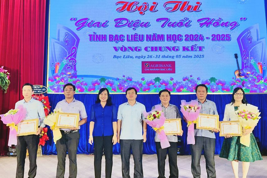 Bế mạc Hội thi “Giai điệu tuổi hồng” năm 2025: Phòng GD-ĐT TP. Bạc Liêu và Trường THPT Gành Hào đoạt giải Nhất toàn đoàn