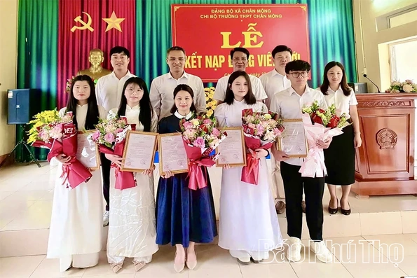 Học Bác vun đắp sự nghiệp “trồng người”