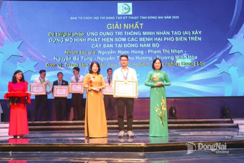 Trao giải các hội thi, cuộc thi khoa học - kỹ thuật cấp tỉnh