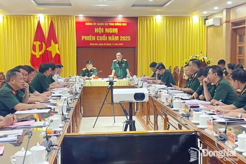 Thiếu tướng Trần Chí Tâm chỉ đạo tại hội nghị Đảng ủy Quân sự tỉnh Đồng Nai