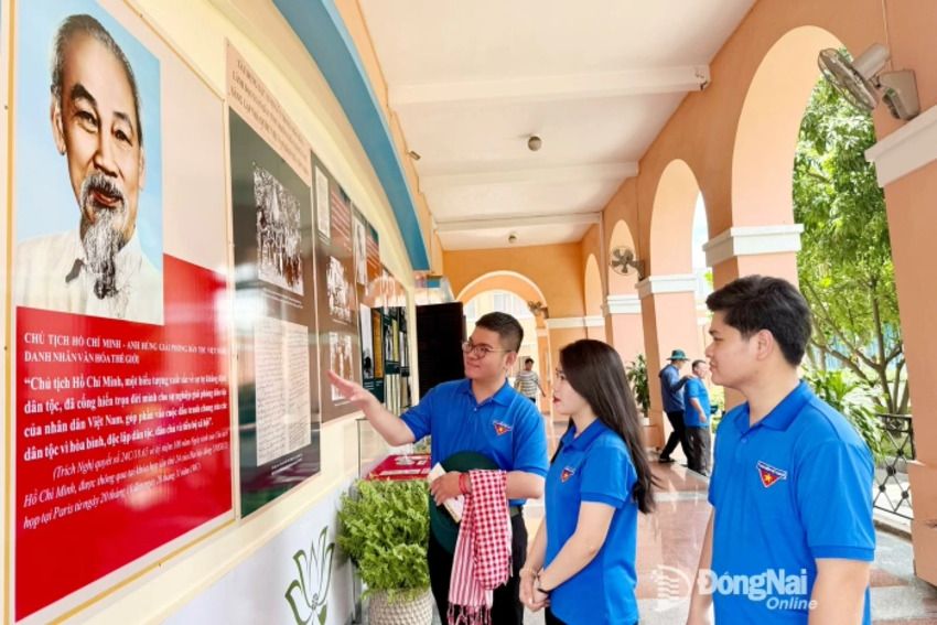 Tết Độc lập nhớ Bến cảng Nhà Rồng