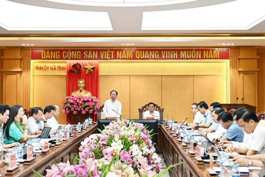 Tập trung cao, gấp rút hoàn thiện dự thảo các văn kiện trình Đại hội Đảng bộ tỉnh