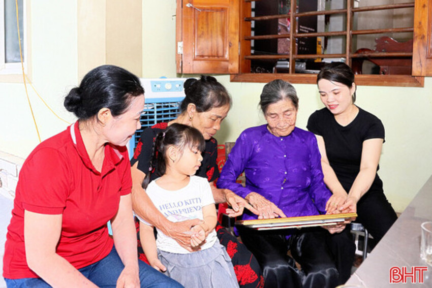 Gần 80 năm tuổi Đảng - lặng lẽ “gieo mầm”, âm thầm “truyền lửa”