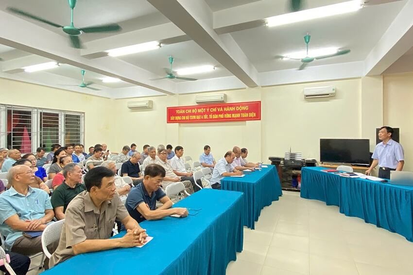 Nhận diện, đấu tranh với chiêu thức “khen để hạ”