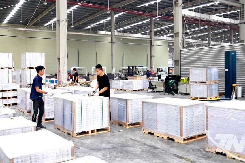 Cộng đồng doanh nghiệp nỗ lực vượt khó