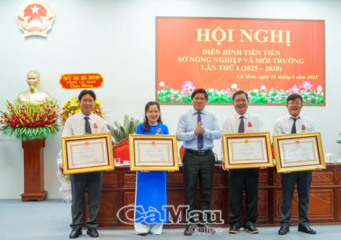 Đổi mới, sáng tạo, ứng dụng khoa học - công nghệ để bứt phá