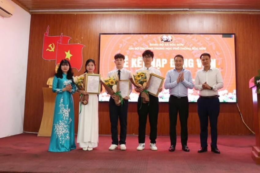 Xã Sóc Sơn ươm mầm “hạt giống đỏ” trong trường học