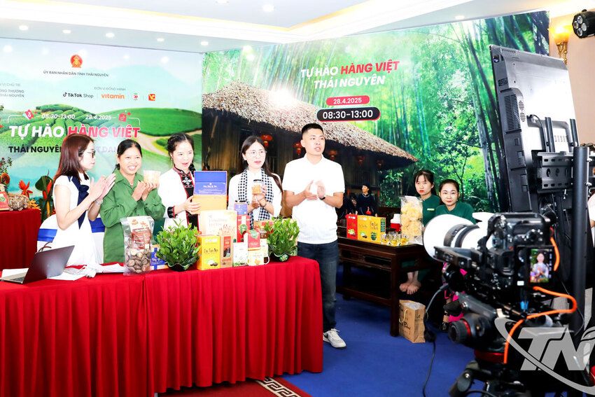 'Cú hích' cho thương mại điện tử Thái Nguyên