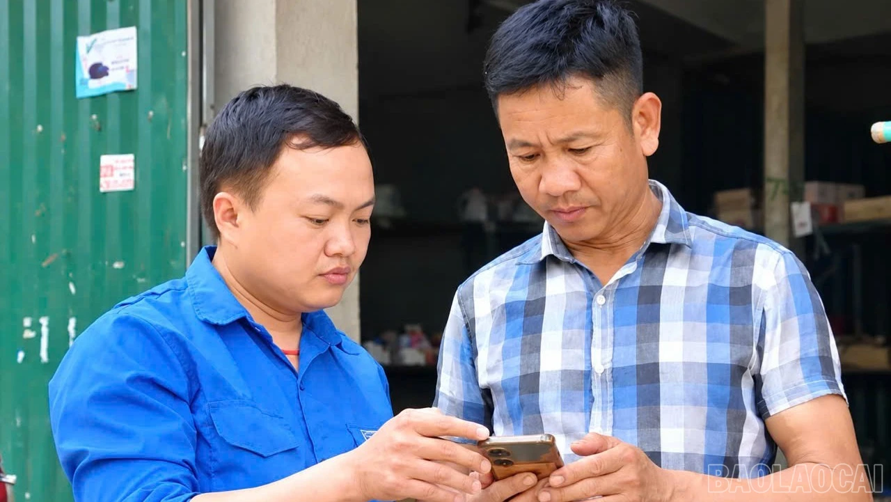 Trạm Tấu: Học và làm theo Bác bằng những việc làm thiết thực