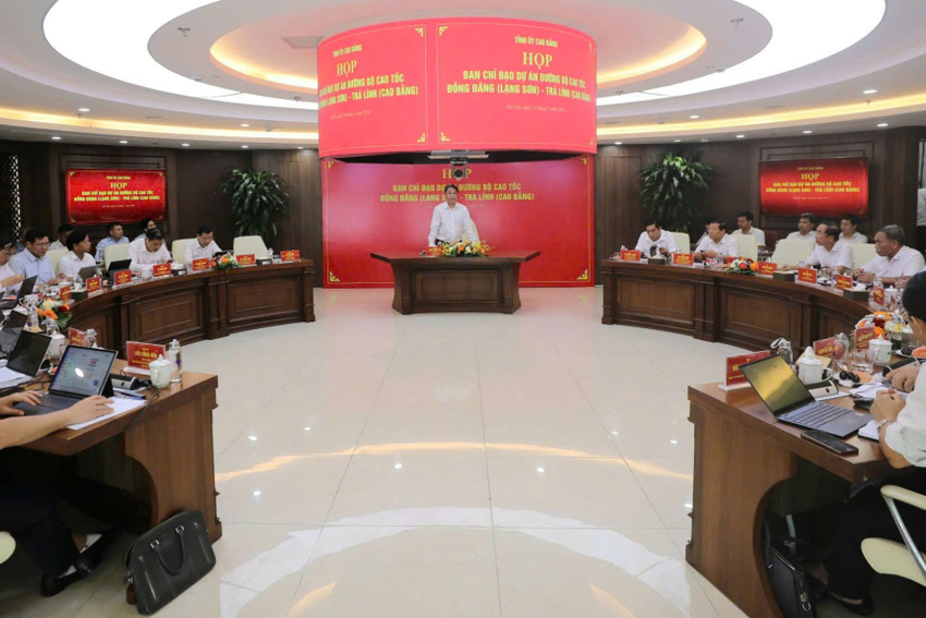 Bí thư Tỉnh ủy, Chủ tịch HĐND tỉnh Phan Thăng An chủ trì họp Ban Chỉ đạo Dự án đường bộ cao tốc Đồng Đăng (Lạng Sơn) - Trà Lĩnh (Cao Bằng)