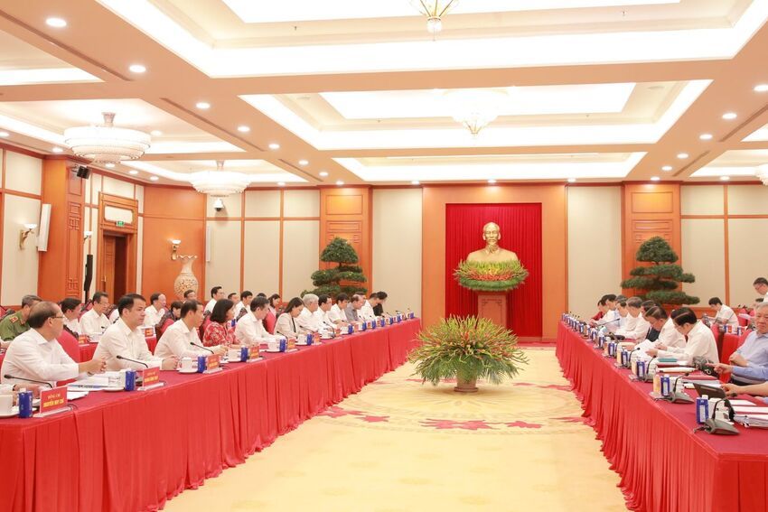 Bộ Chính trị quy định tiêu chuẩn chức danh cán bộ thuộc diện Ban Chấp hành Trung ương Đảng, Bộ Chính trị, Ban Bí thư quản lý