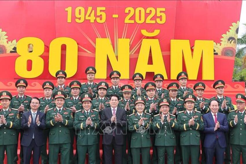 Chủ tịch nước Lương Cường dự Lễ kỷ niệm 80 năm Ngày truyền thống Quân khu 3