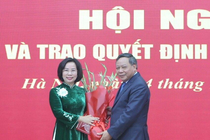 Thành ủy Hà Nội công bố các quyết định về công tác cán bộ tại Ủy ban MTTQ Việt Nam Thành phố