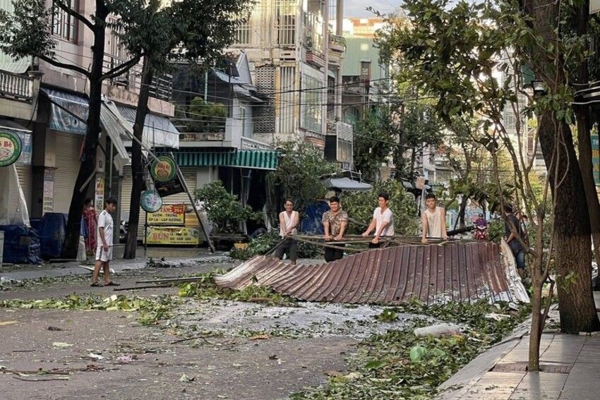 Khẩn trương khắc phục hậu quả bão số 13, nhanh chóng ổn định đời sống Nhân dân sau thiên tai