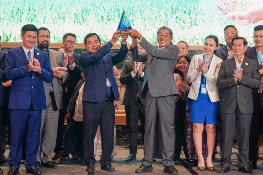 Gạo Ông Cua ST25 lần thứ ba được vinh danh “Gạo ngon nhất thế giới” năm 2025