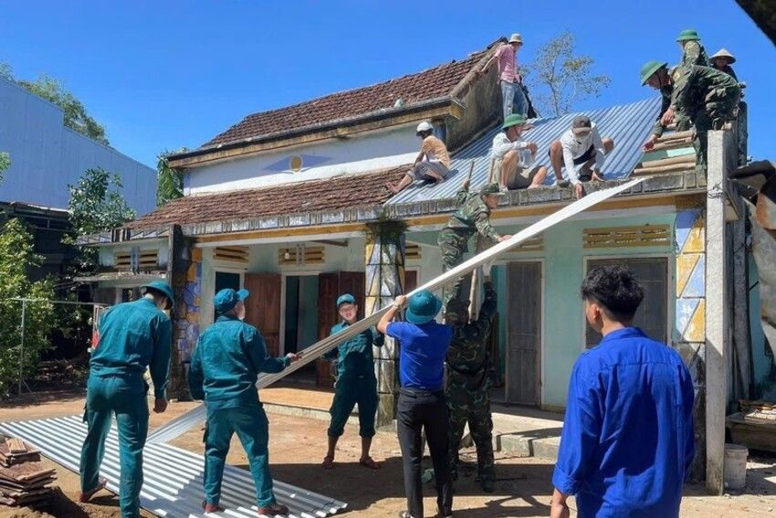 Thủ tướng yêu cầu khẩn trương đánh giá thiệt hại và khắc phục nhanh hậu quả bão, lũ tại khu vực Trung Bộ