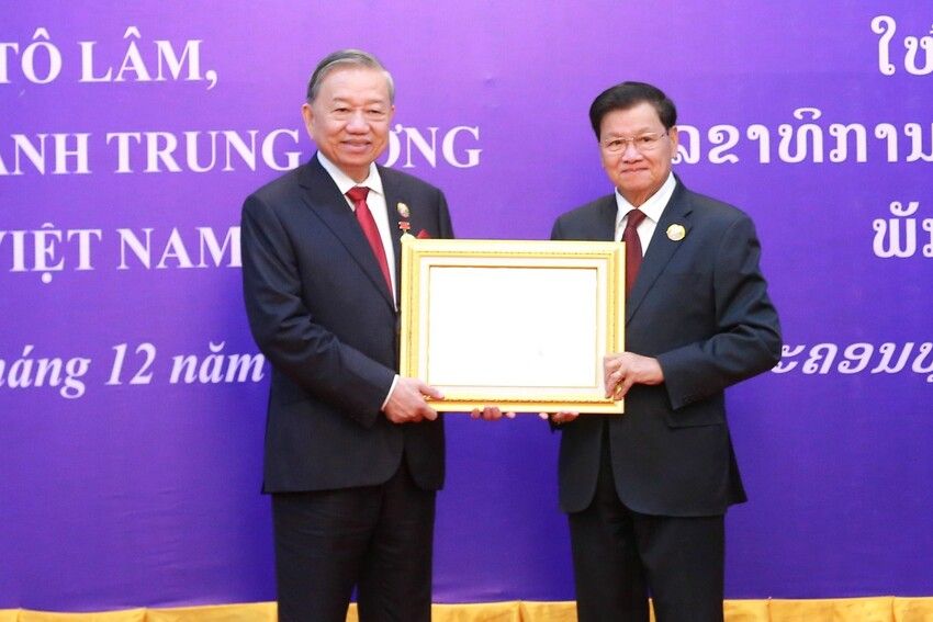 Tổng Bí thư Tô Lâm nhận Huân chương Vàng Quốc gia của Nhà nước Cộng hòa Dân chủ Nhân dân Lào