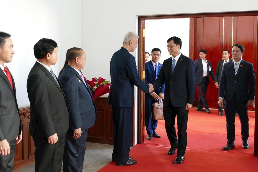 Hà Nội và Viêng Chăn tiếp tục hợp tác chặt chẽ, bền vững