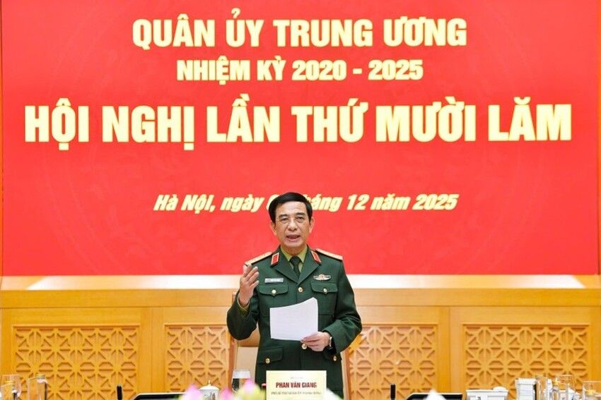 Nghiên cứu đề xuất thành lập một số lực lượng mới, bảo đảm vũ khí trang bị đáp ứng yêu cầu hiện đại hóa Quân đội