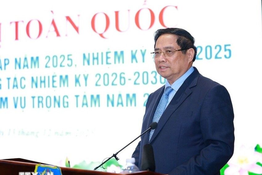 Thủ tướng: Chuyển từ 'quản lý bằng pháp luật' sang 'kiến tạo thể chế phát triển'