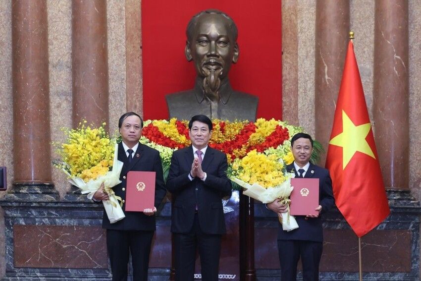 Trao quyết định bổ nhiệm hai Phó Chánh án Tòa án Nhân dân Tối cao