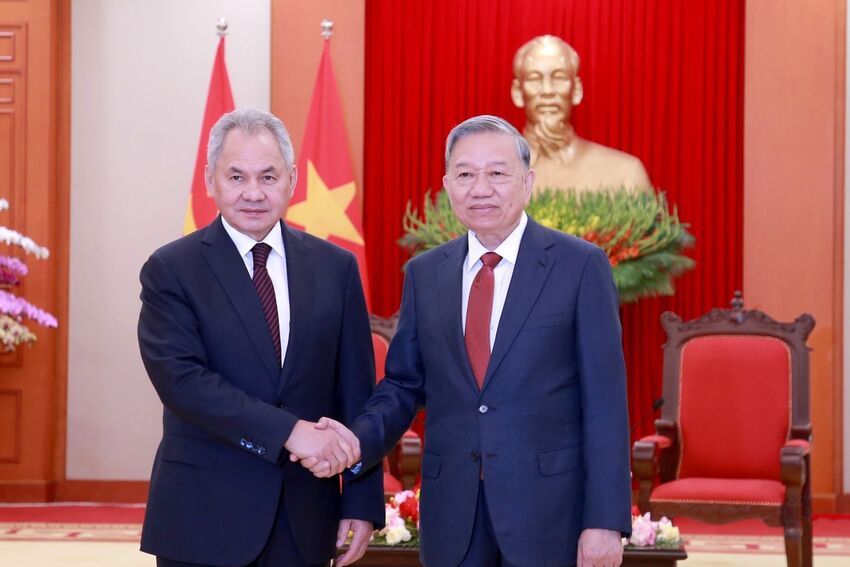 Ảnh: Tổng Bí thư Tô Lâm tiếp Đại tướng Sergei Shoigu, Thư ký Hội đồng An ninh Liên bang Nga