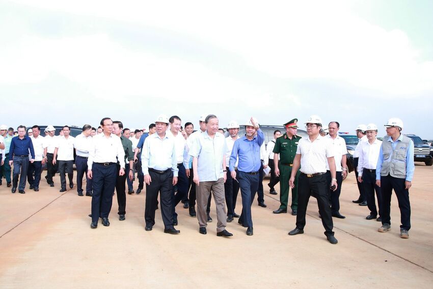 Ảnh: Tổng Bí thư Tô Lâm thăm và làm việc tại công trường dự án Cảng hàng không quốc tế Long Thành