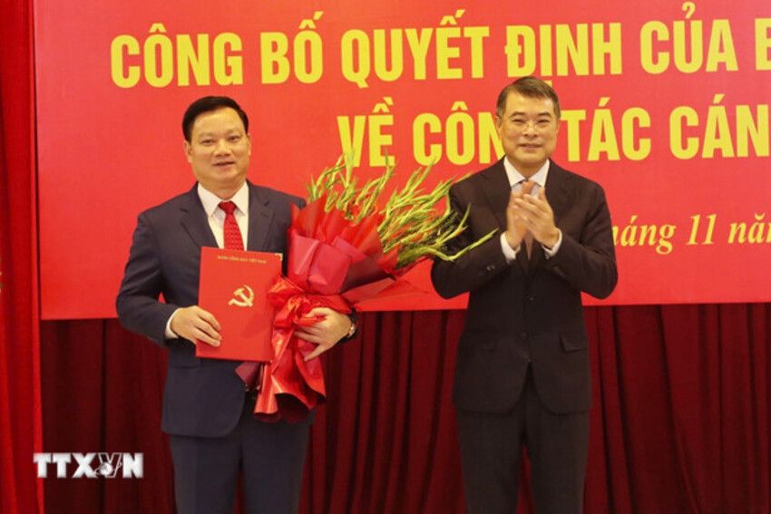 Đồng chí Nguyễn Khắc Thận giữ chức Bí thư Tỉnh ủy Nghệ An