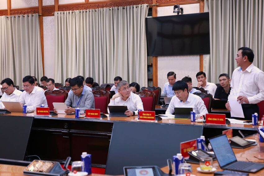 Tháo gỡ vướng mắc trong chuyển đổi số của khối các bộ, ngành