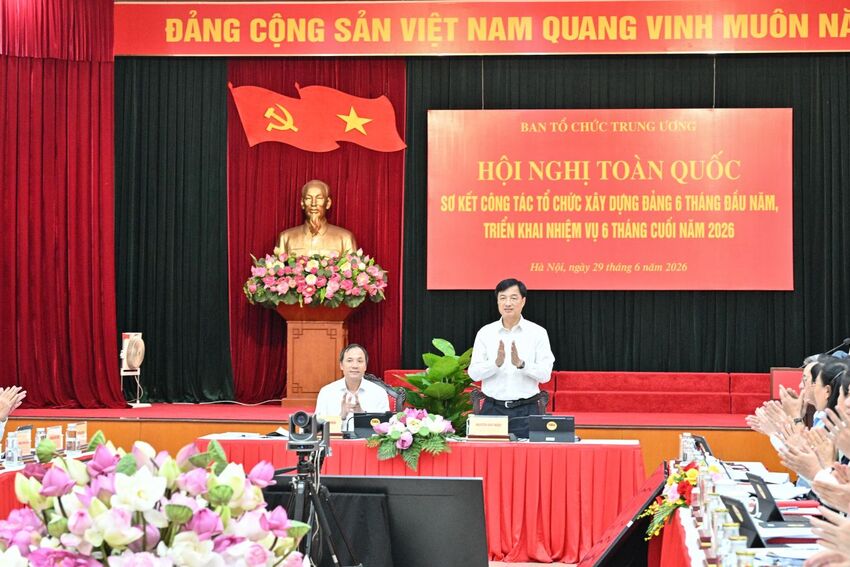 (Ảnh) Hội nghị toàn quốc sơ kết công tác tổ chức xây dựng Đảng 6 tháng đầu năm, triển khai nhiệm vụ 6 tháng cuối năm 2026