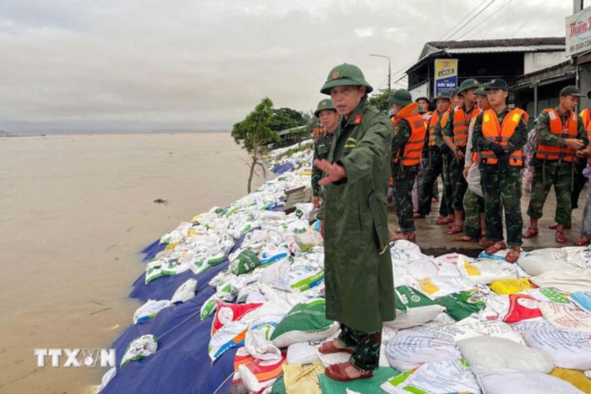 Bão số 13 giảm cường độ trên đất liền ven biển tỉnh Gia Lai-Đắk Lắk