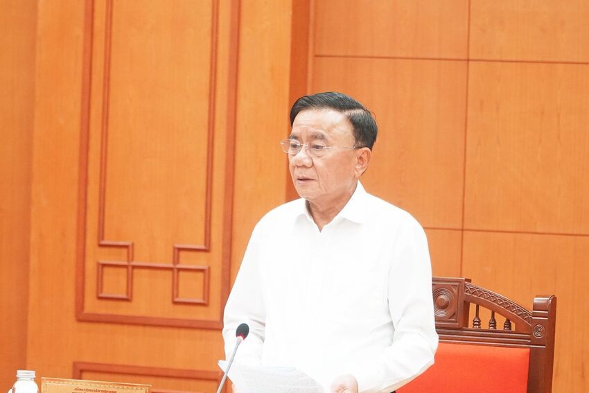 Ảnh: Thường trực Ban Bí thư chủ trì giao ban với các ban đảng, 4 Văn phòng, các đảng ủy, cơ quan, đoàn thể Trung ương