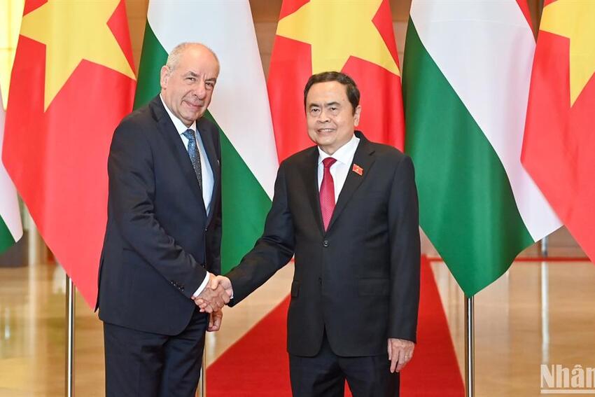 Chủ tịch Quốc hội Trần Thanh Mẫn hội kiến Tổng thống Hungary Sulyok Tamas