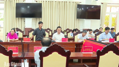 Chủ tịch UBND tỉnh An Giang Hồ Văn Mừng đối thoại vụ khiếu nại hơn 3,6ha đất tại Phú Quốc