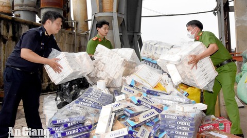 An Giang tiêu hủy hơn 48.700 bao thuốc lá ngoại nhập lậu