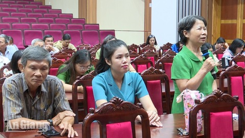Người dân Long Xuyên kiến nghị về môi trường, trật tự đô thị và việc làm 