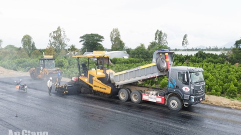 Tăng tốc thi công tuyến cao tốc Châu Đốc - Cần Thơ - Sóc Trăng