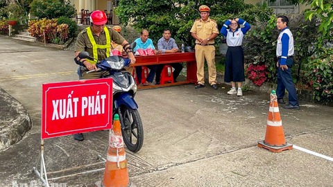 Hơn 70 người ở Giang Thành được hướng dẫn lái xe an toàn